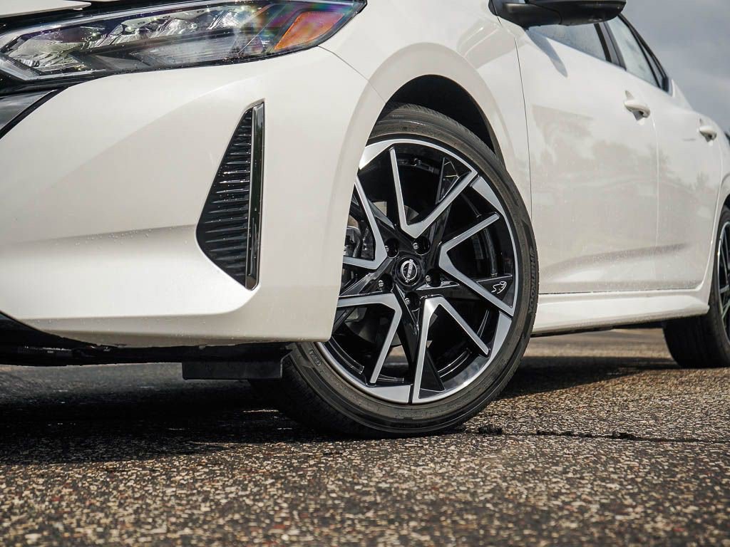 New 2025 Nissan Sentra SR w/ SR Premium Package image 6