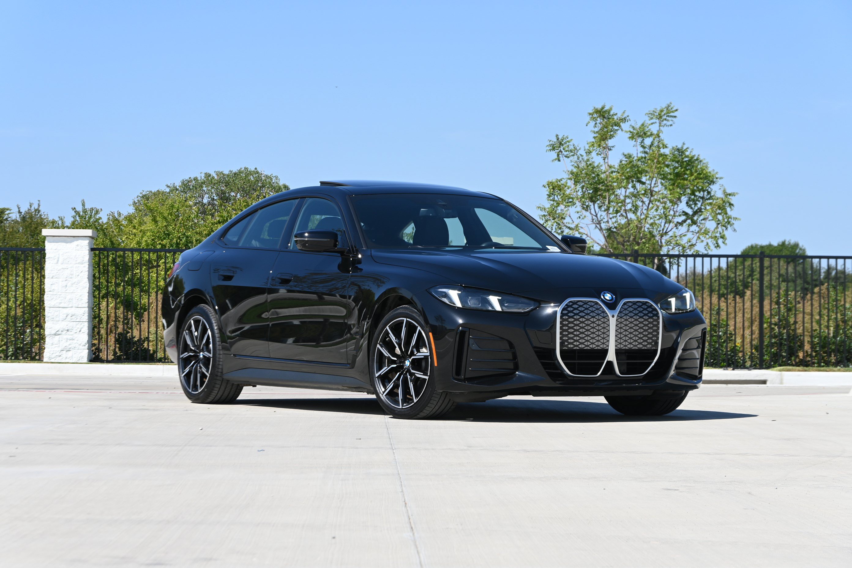 Certified 2025 BMW i4 eDrive40 RWD image 2