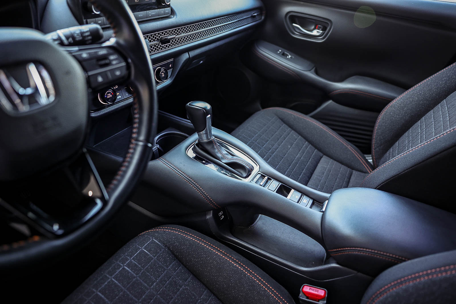 Used 2025 Honda HR-V Sport image 27