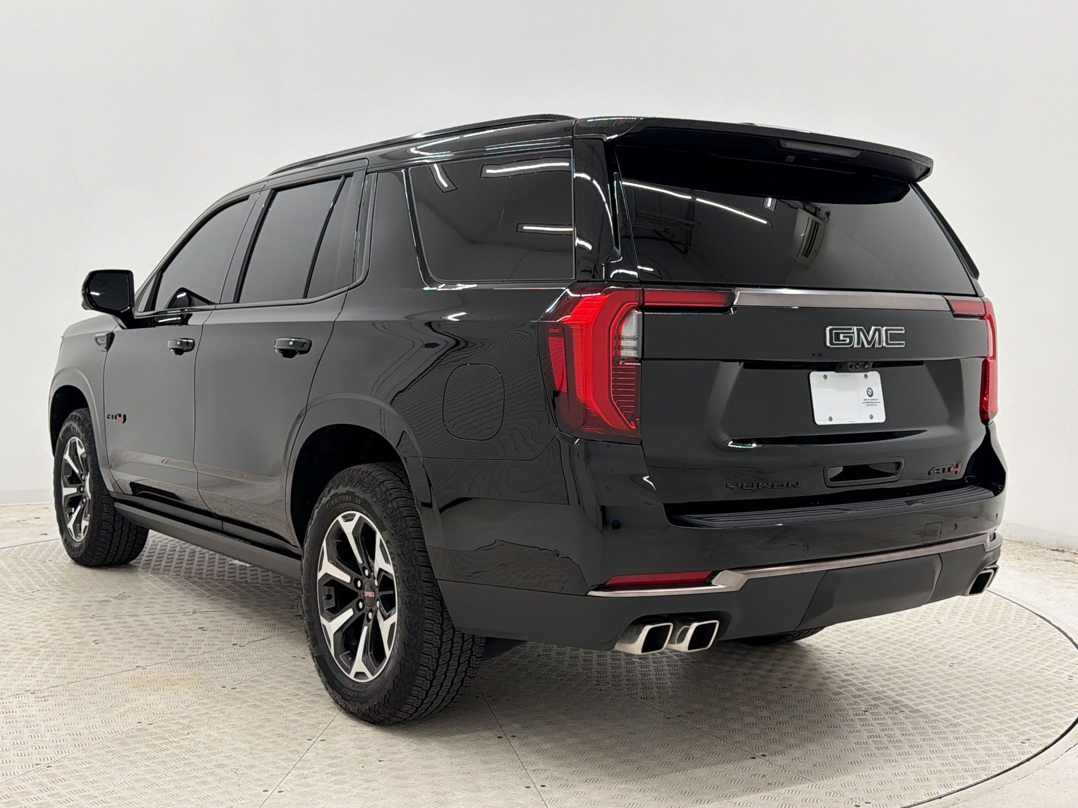Used 2026 GMC Yukon AT4 Ultimate AWD/4WD image 3