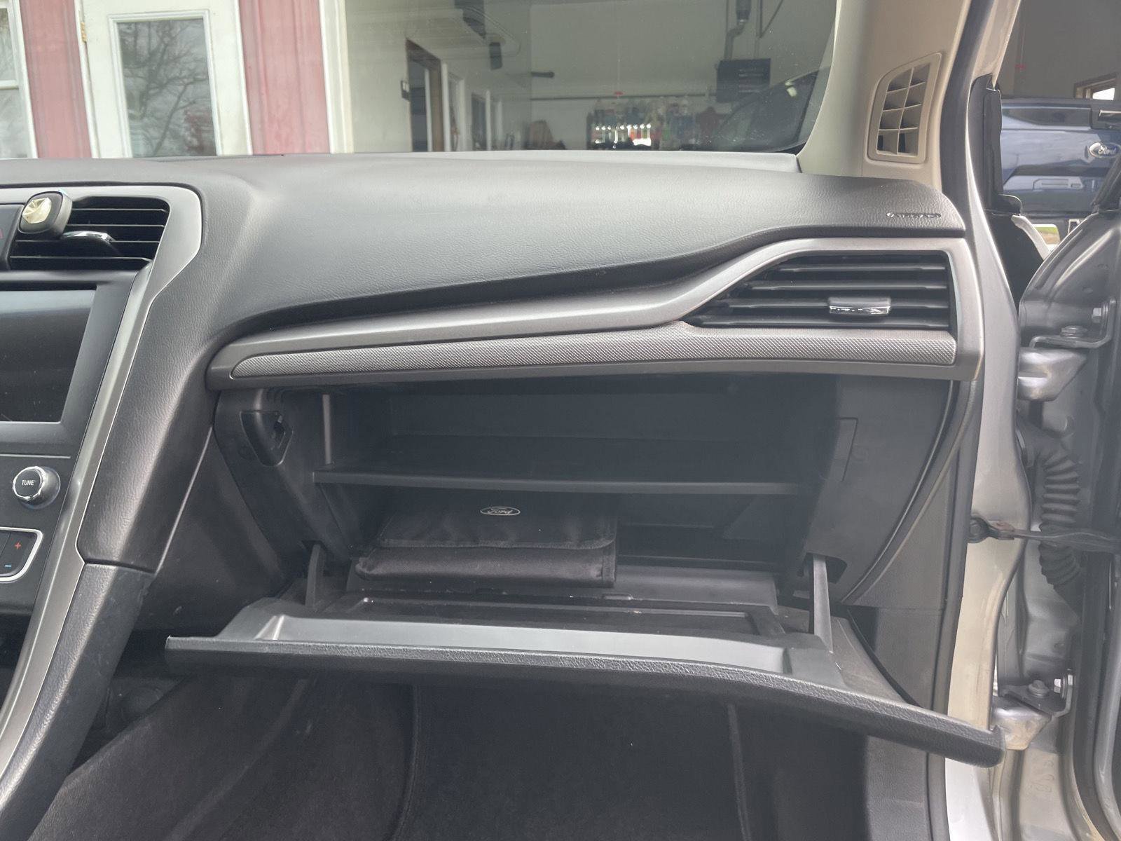 Used 2020 Ford Fusion SE image 33