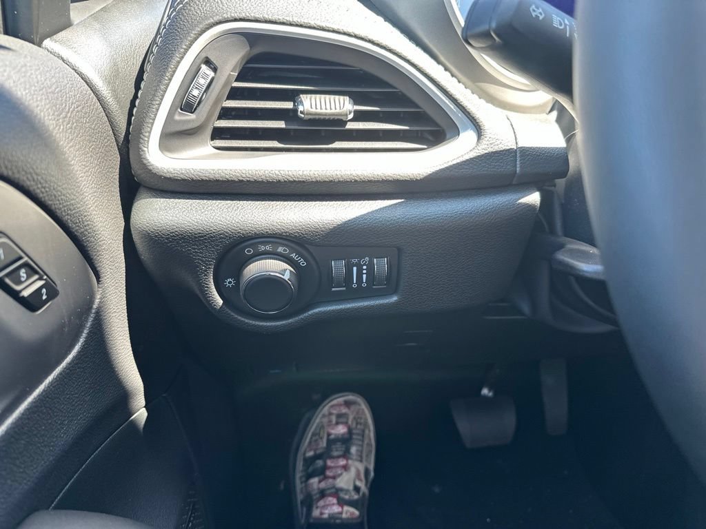 New 2027 Chrysler Pacifica Limited FWD image 24