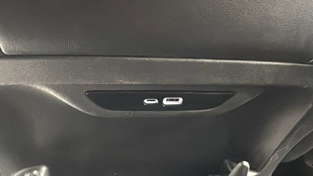 Used 2025 Chrysler Pacifica Select FWD image 40