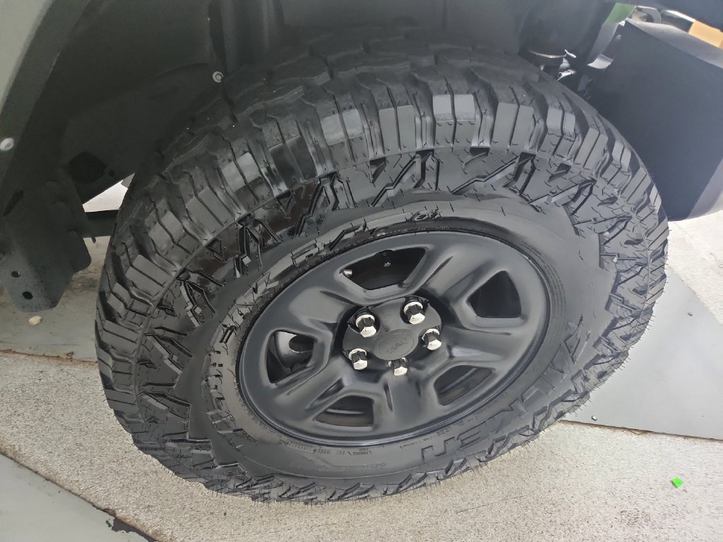 Certified 2025 Jeep Wrangler Sport AWD/4WD image 36