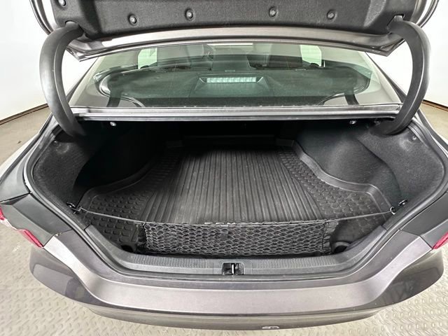 Used 2020 Toyota Camry XLE image 14