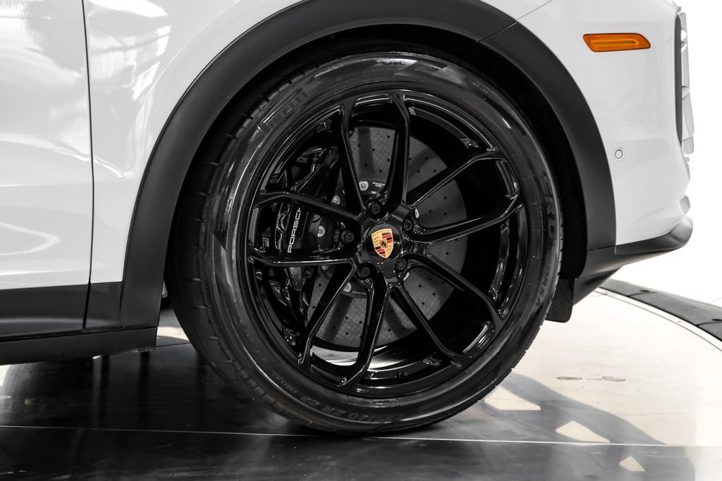 Used 2025 Porsche Cayenne Turbo GT AWD/4WD image 55