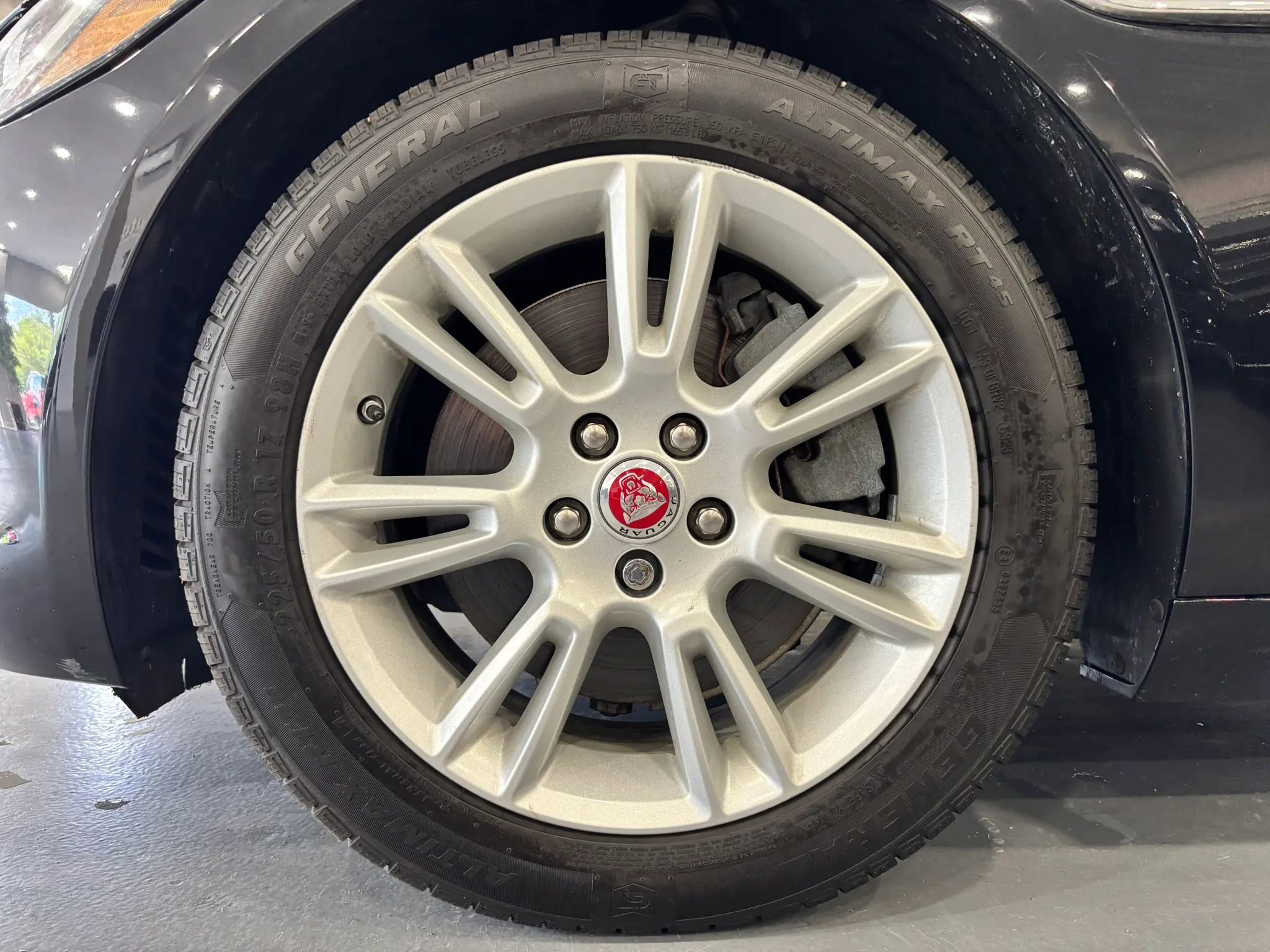 Used 2017 Jaguar XE Premium image 48