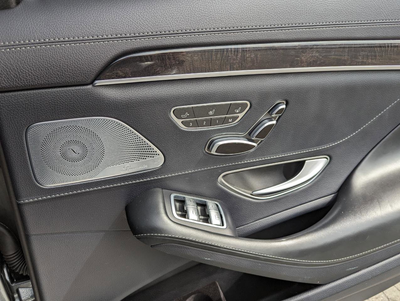 Used 2019 Mercedes-Benz S 560 4MATIC Sedan image 37