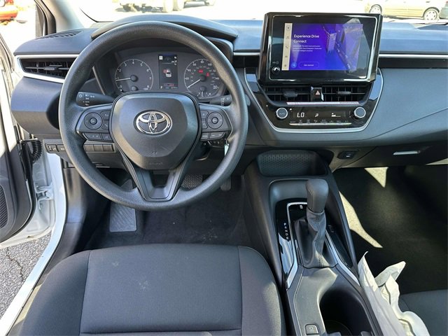 Used 2025 Toyota Corolla LE image 8