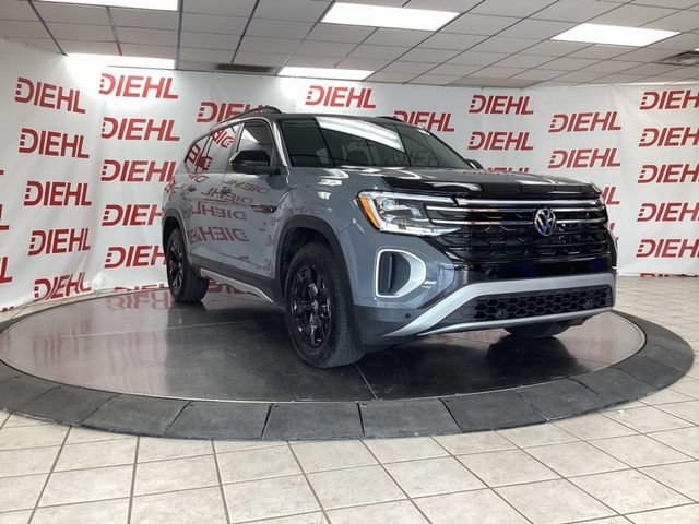 Used 2024 Volkswagen Atlas Peak Edition SE AWD/4WD image 1