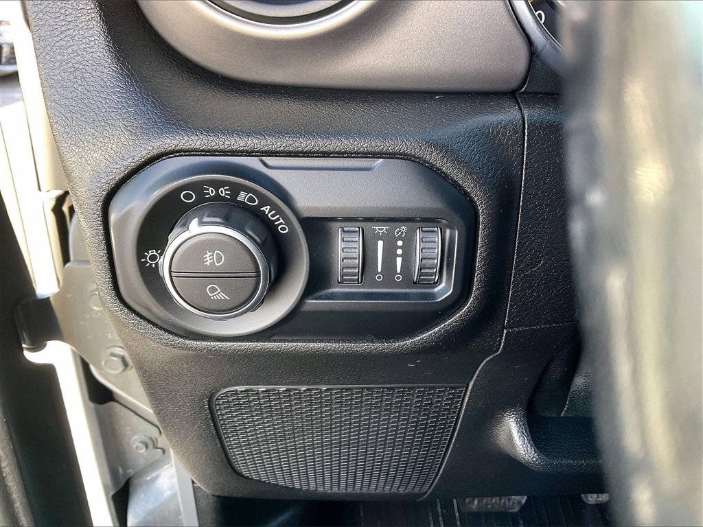 Used 2020 Jeep Gladiator Sport w/ Quick Order Package 24S image 25