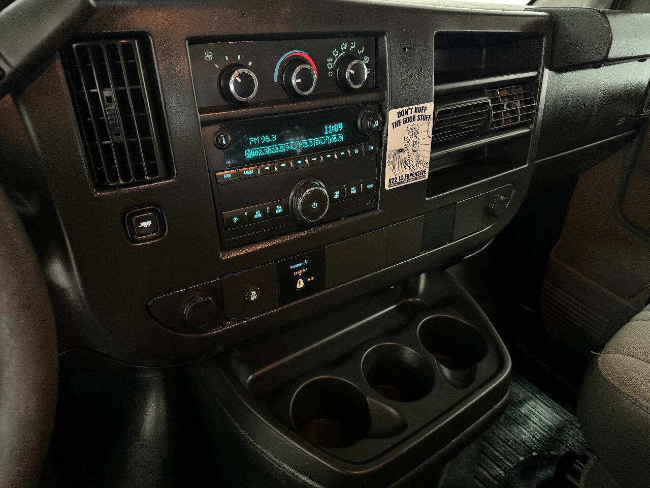 Used 2017 GMC Savana 2500 image 75