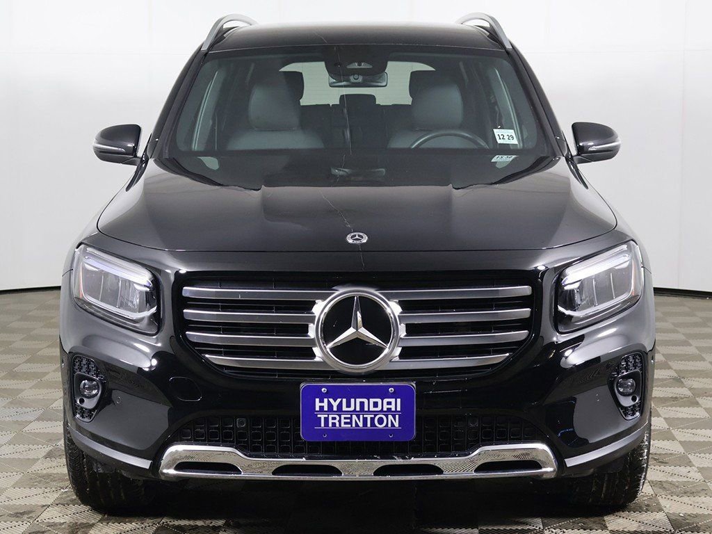 Used 2025 Mercedes-Benz GLB 250 4MATIC image 10