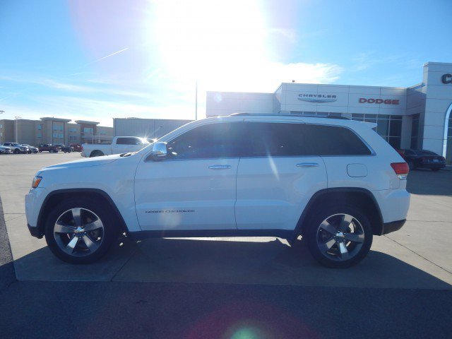Used 2015 Jeep Grand Cherokee Limited w/ Luxury Group II AWD/4WD image 2