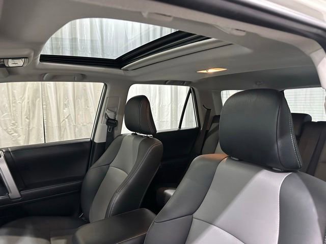 Used 2020 Toyota 4Runner SR5 Premium w/ Moonroof Package AWD/4WD image 21