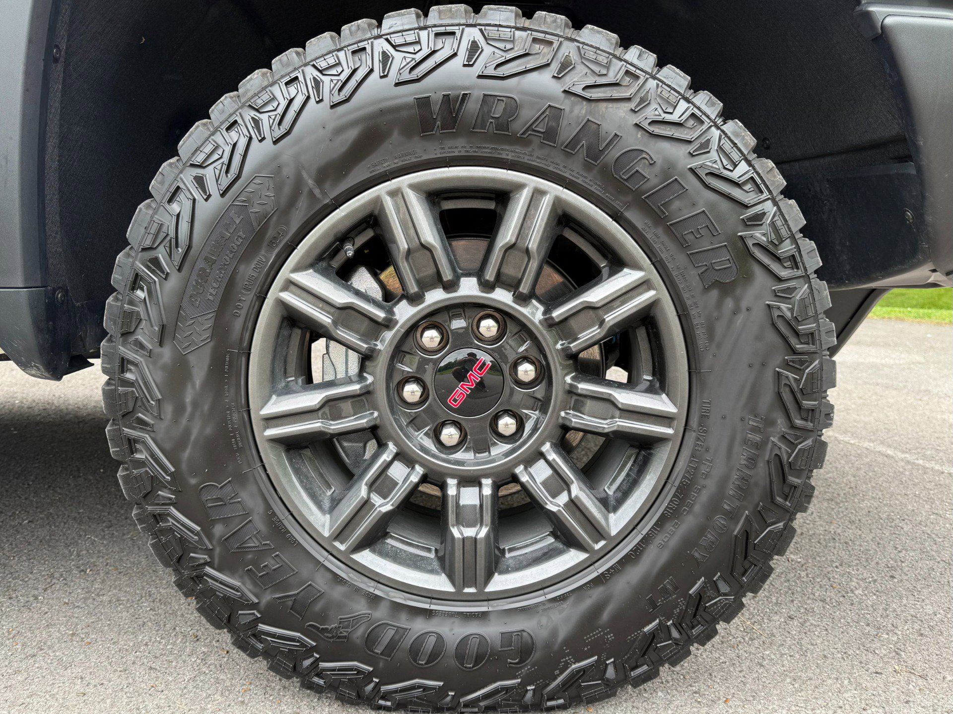 Used 2024 GMC Sierra 1500 AT4X image 23