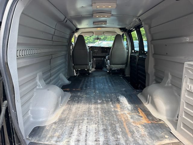 Used 2017 GMC Savana 2500 RWD image 19