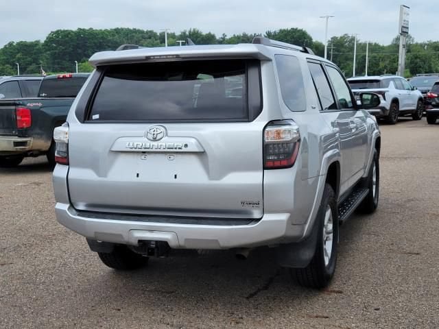 Used 2020 Toyota 4Runner SR5 AWD/4WD image 5