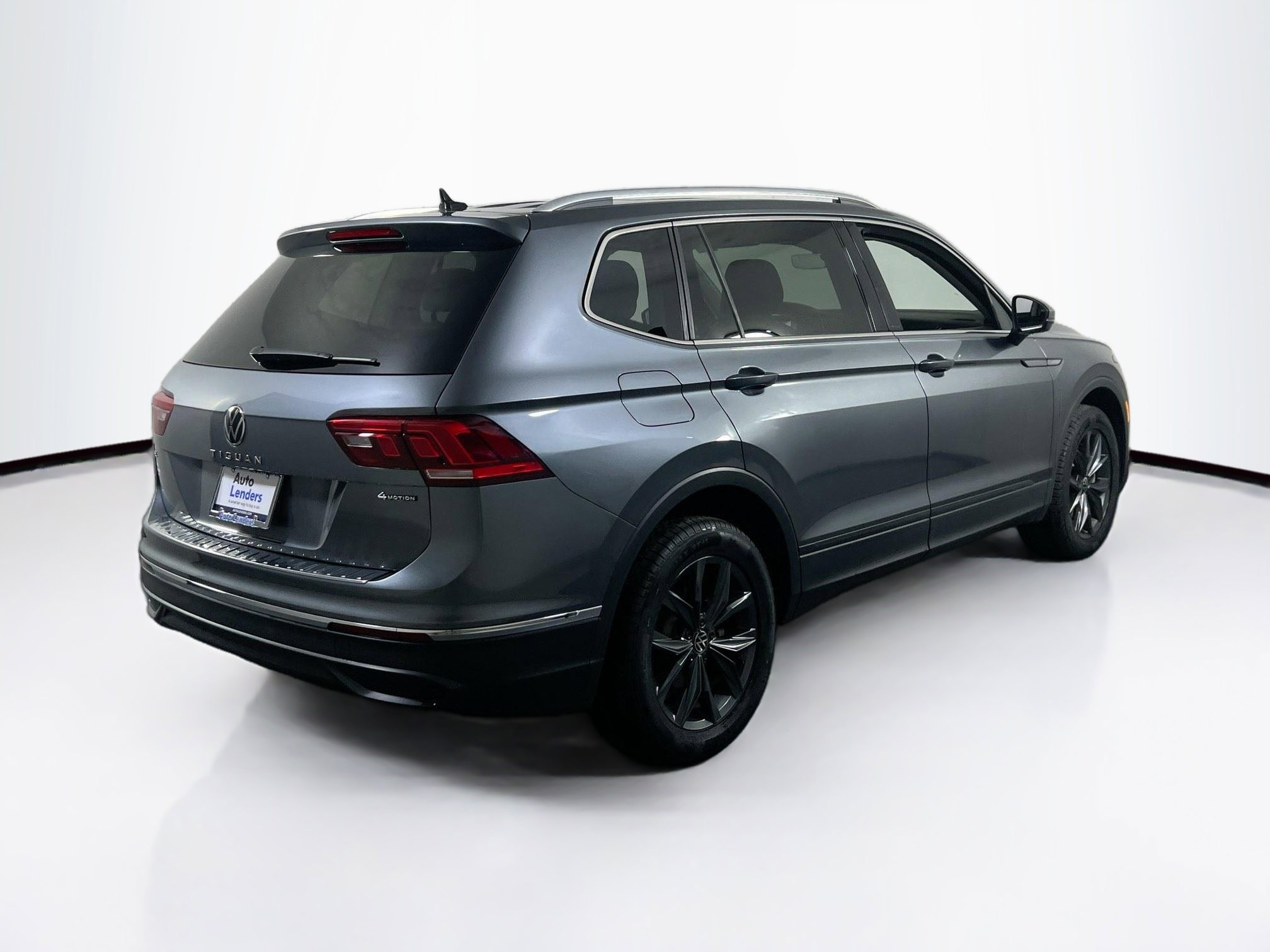 Used 2022 Volkswagen Tiguan SE image 5