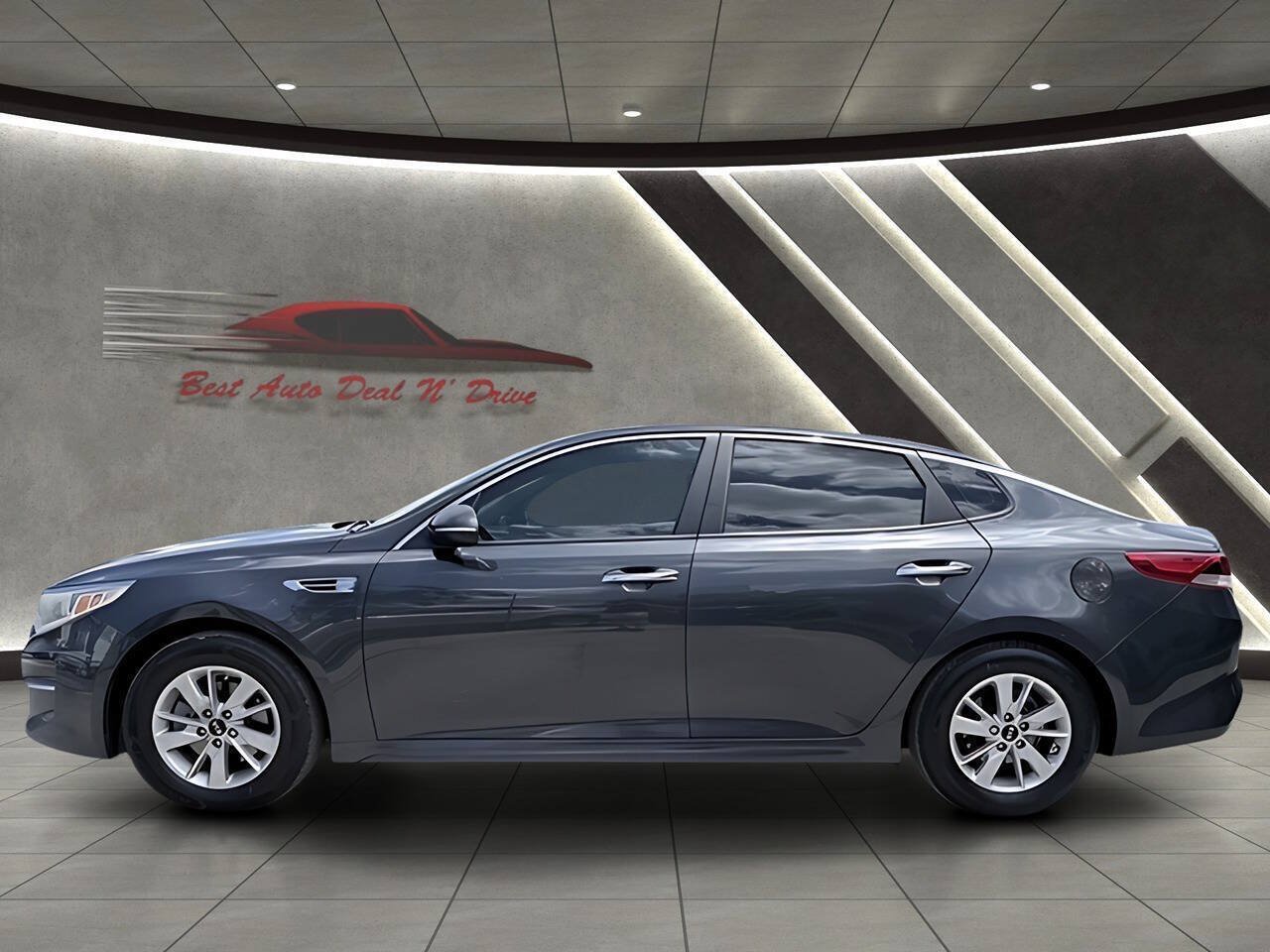 Used 2017 Kia Optima LX w/ Convenience Package FWD image 5