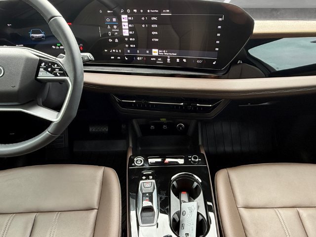 Used 2025 Audi Q6 e-tron Premium Plus AWD/4WD image 3