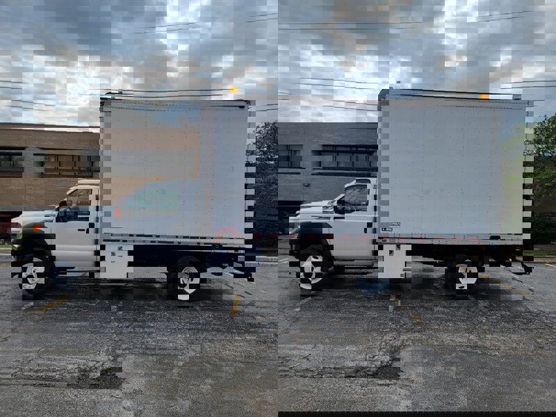 Used 2016 Ford F550 2WD Regular Cab Super Duty image 5
