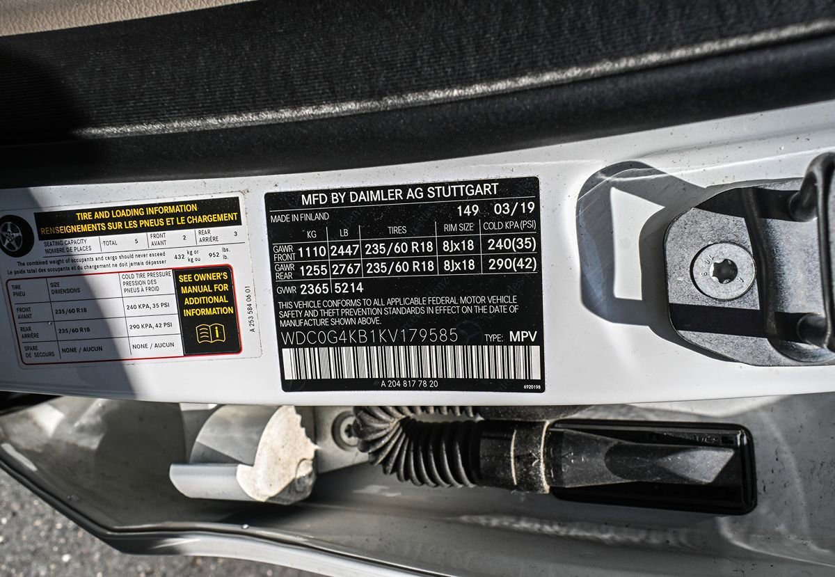 Used 2019 Mercedes-Benz GLC 300 4MATIC w/ Premium Package image 19