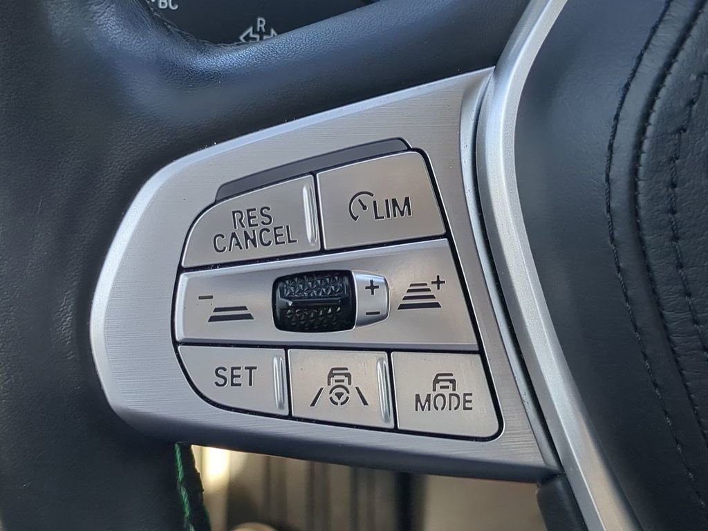 Used 2021 BMW ALPINA B7 xDrive image 27