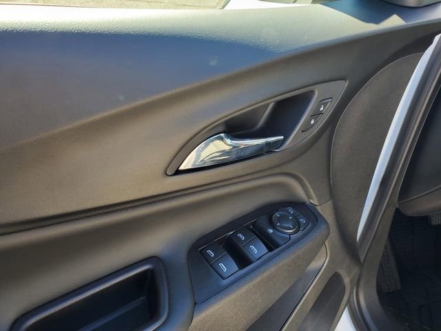 Used 2022 Chevrolet Equinox LT w/ Driver Convenience Package image 11