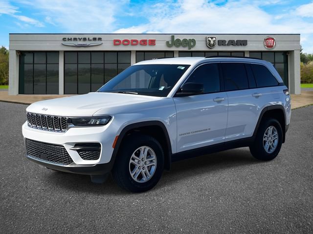 Used 2024 Jeep Grand Cherokee Laredo w/ MOPAR Finishing Package image 31