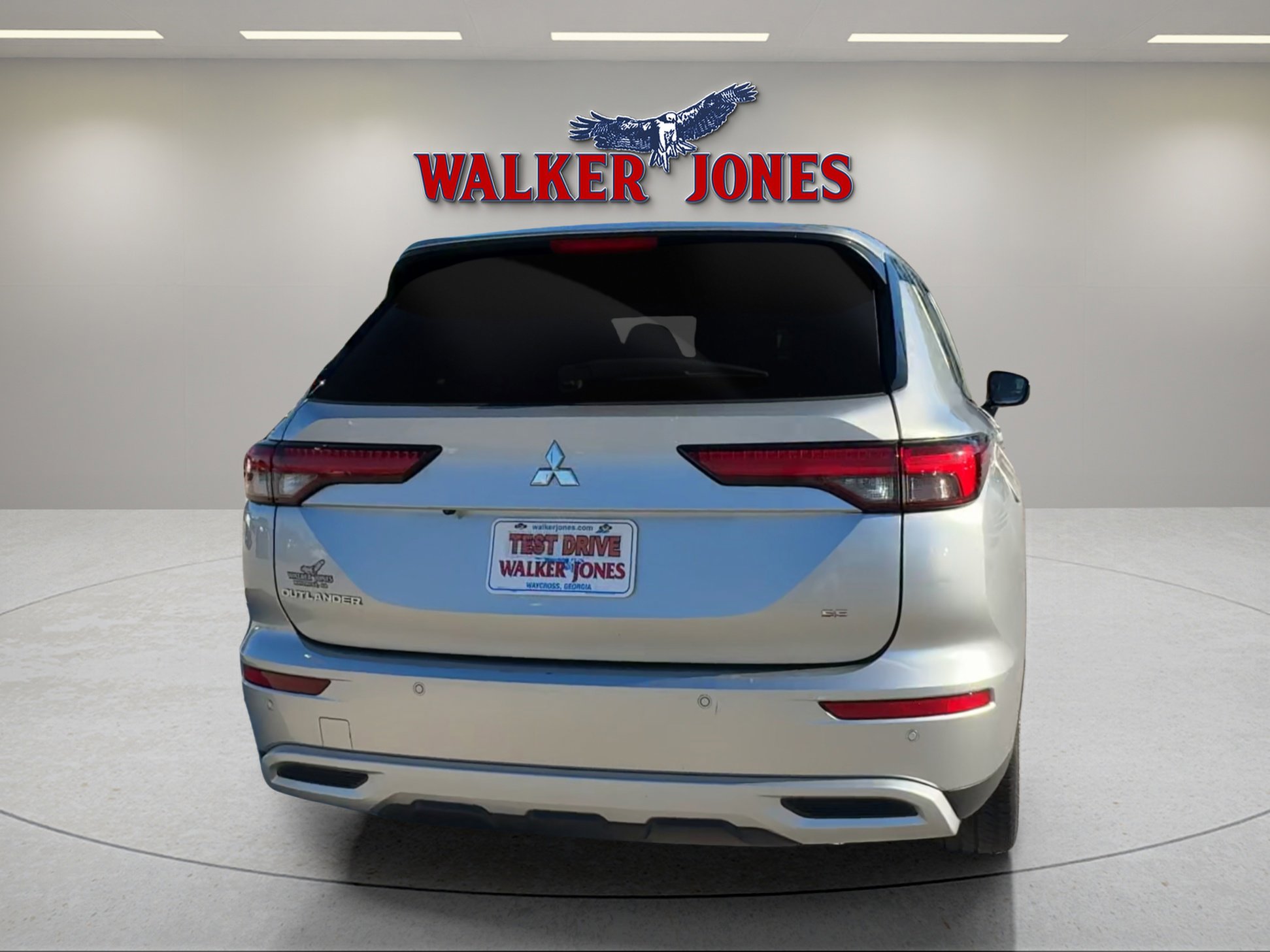 Used 2024 Mitsubishi Outlander SE image 4