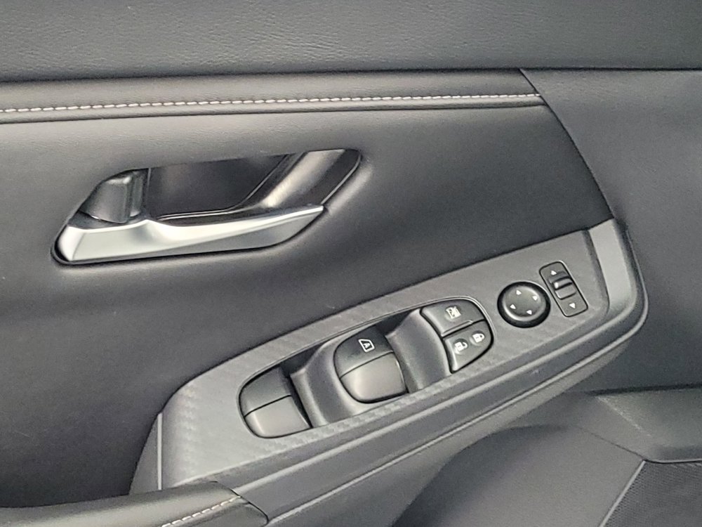Used 2025 Nissan Sentra SV FWD image 27