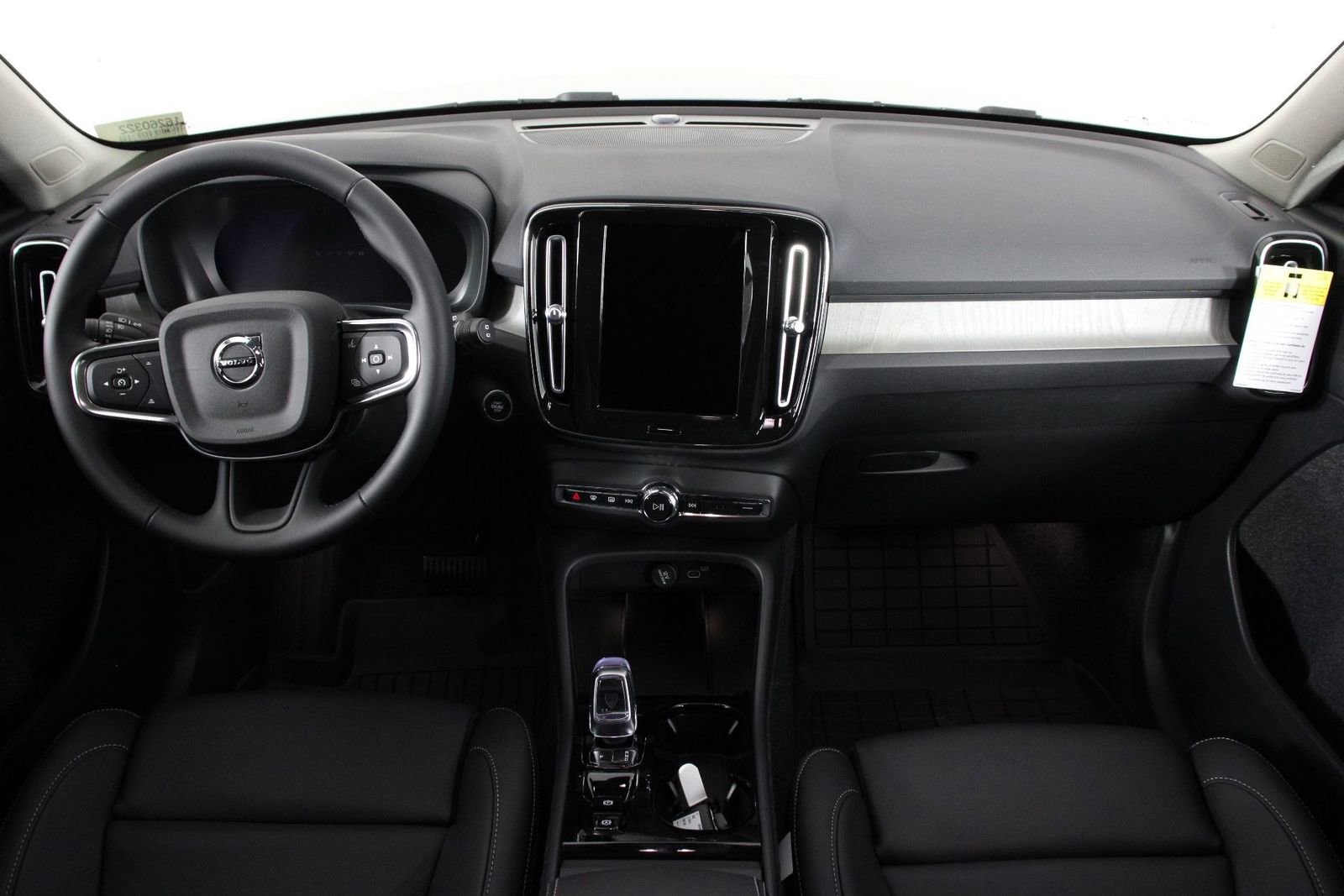 New 2026 Volvo XC40 B4 Plus w/ Climate Package image 5