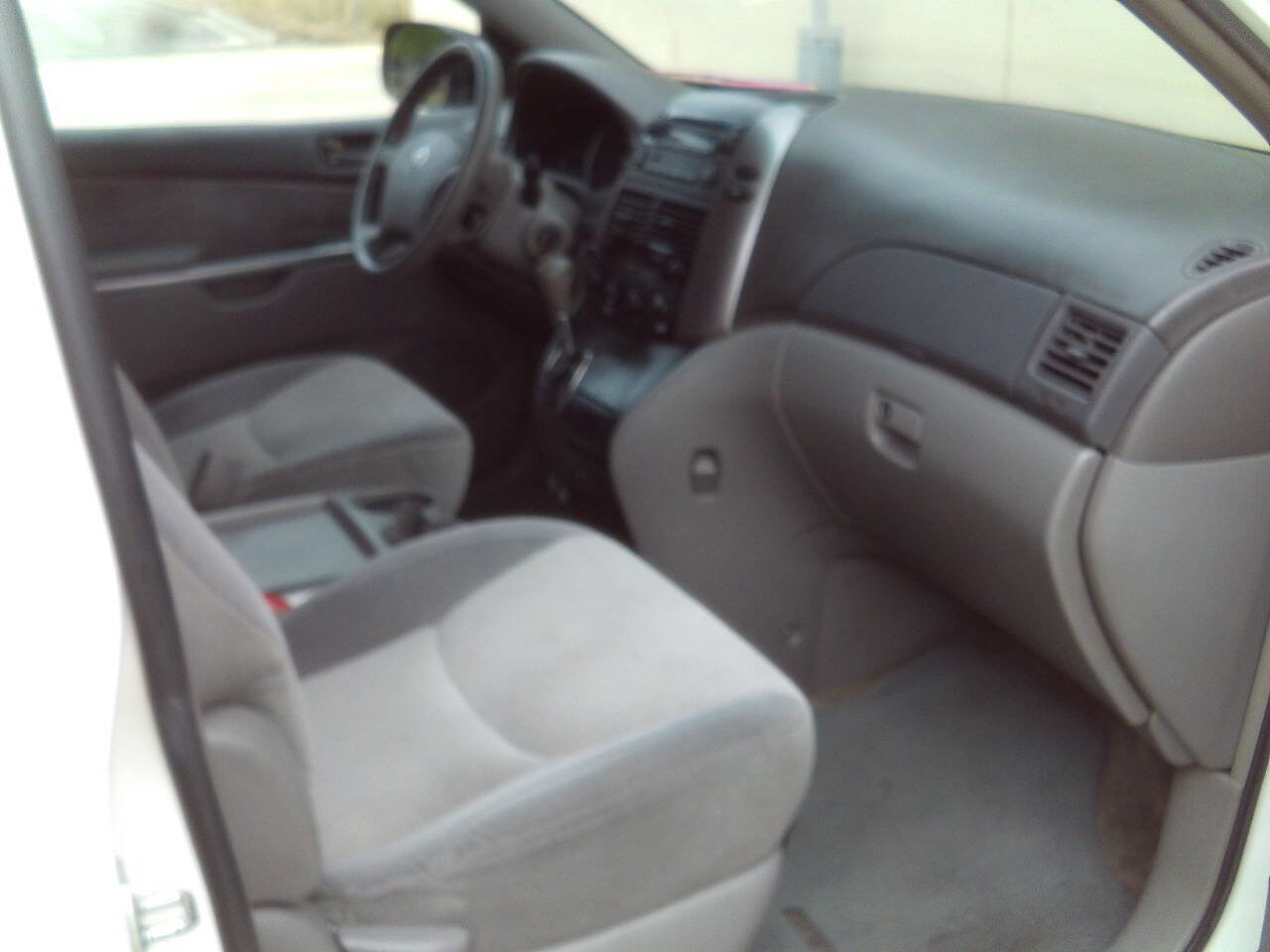 Used 2008 Toyota Sienna LE FWD image 14