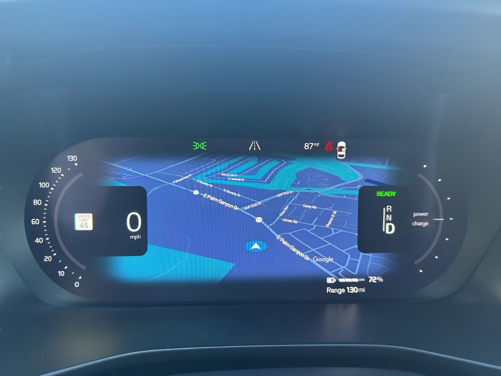 Used 2023 Volvo C40 P8 Recharge Ultimate image 15