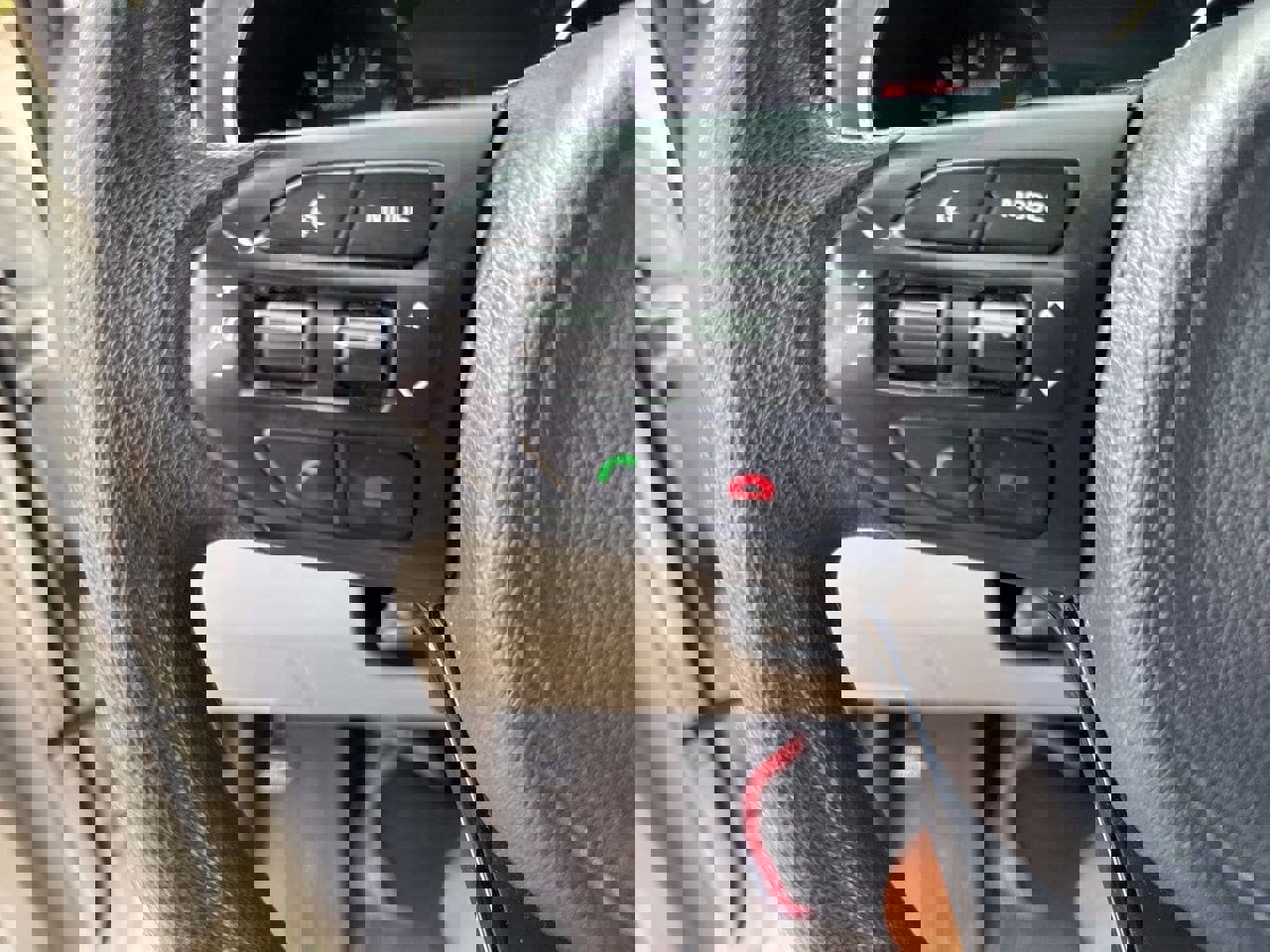 Used 2018 Kia Sedona LX image 24