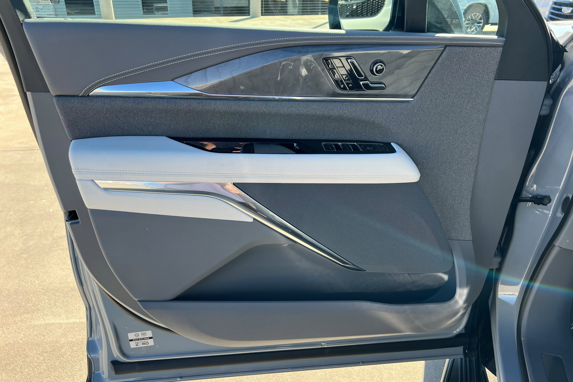 New 2026 Cadillac Escalade IQL Luxury image 15