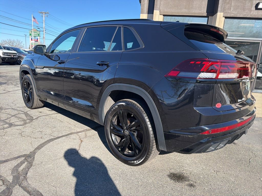 Used 2025 Volkswagen Atlas Cross Sport SEL R-Line image 7