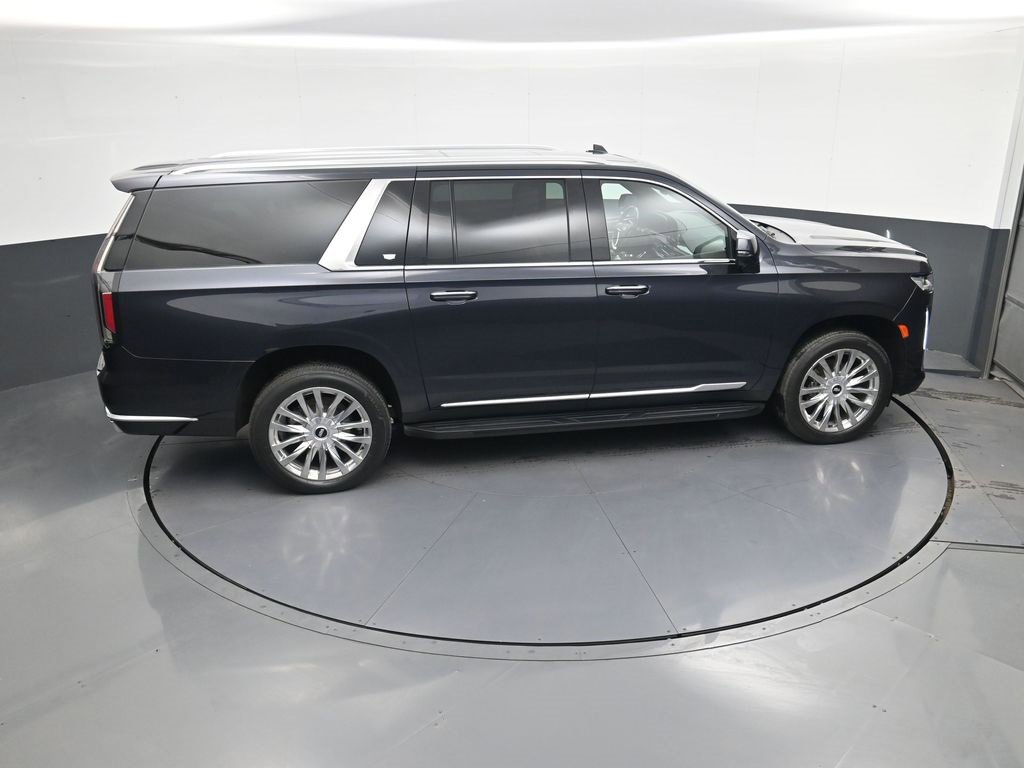 Used 2023 Cadillac Escalade ESV Premium Luxury image 31