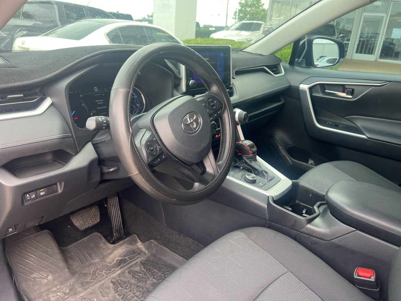Used 2024 Toyota RAV4 AWD Hybrid image 9