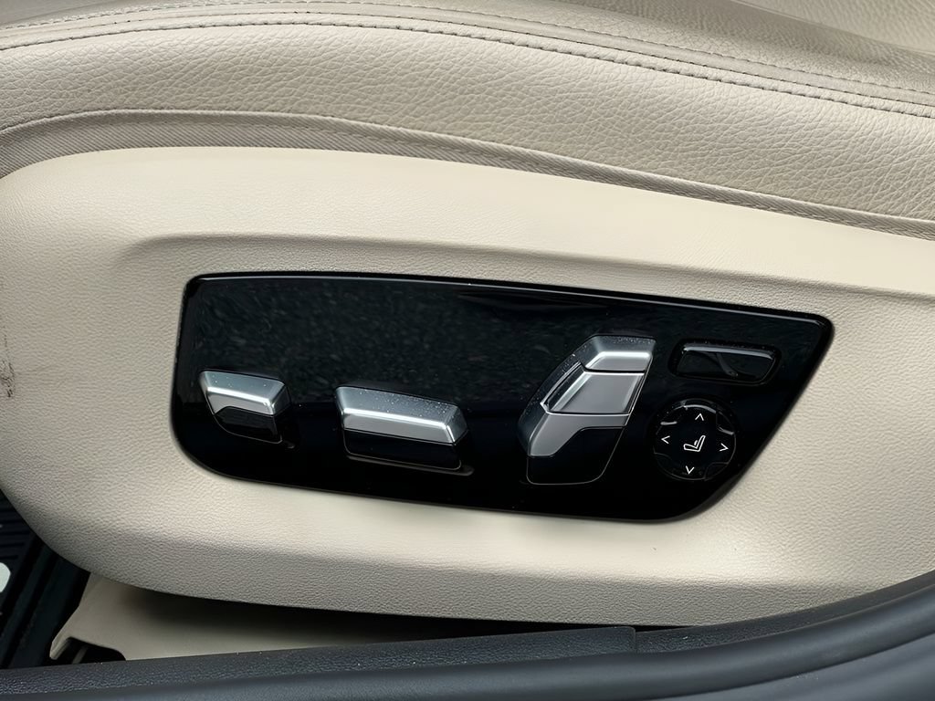 Used 2017 BMW 540i RWD image 10