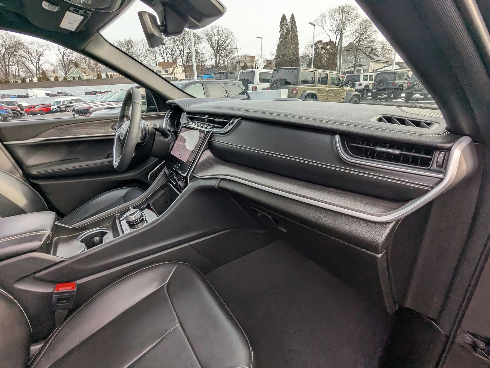 Used 2024 Jeep Grand Cherokee Limited 4xe w/ Trailer Tow Package image 27