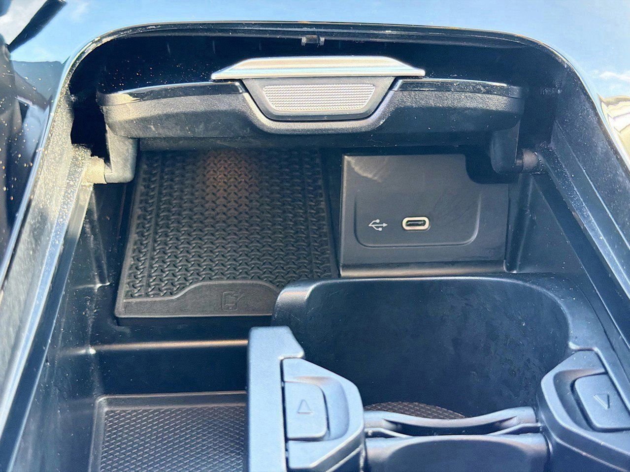 Used 2024 Mercedes-Benz C 300 Sedan image 31