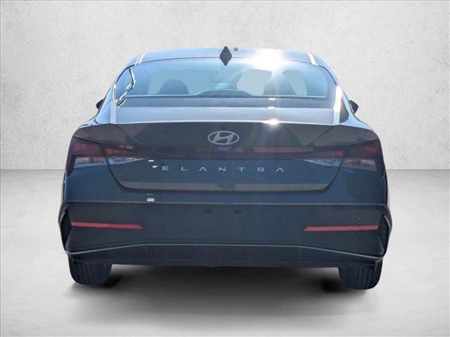 New 2026 Hyundai Elantra SE FWD image 8