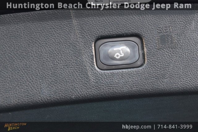 Used 2018 Ford Edge Titanium image 36