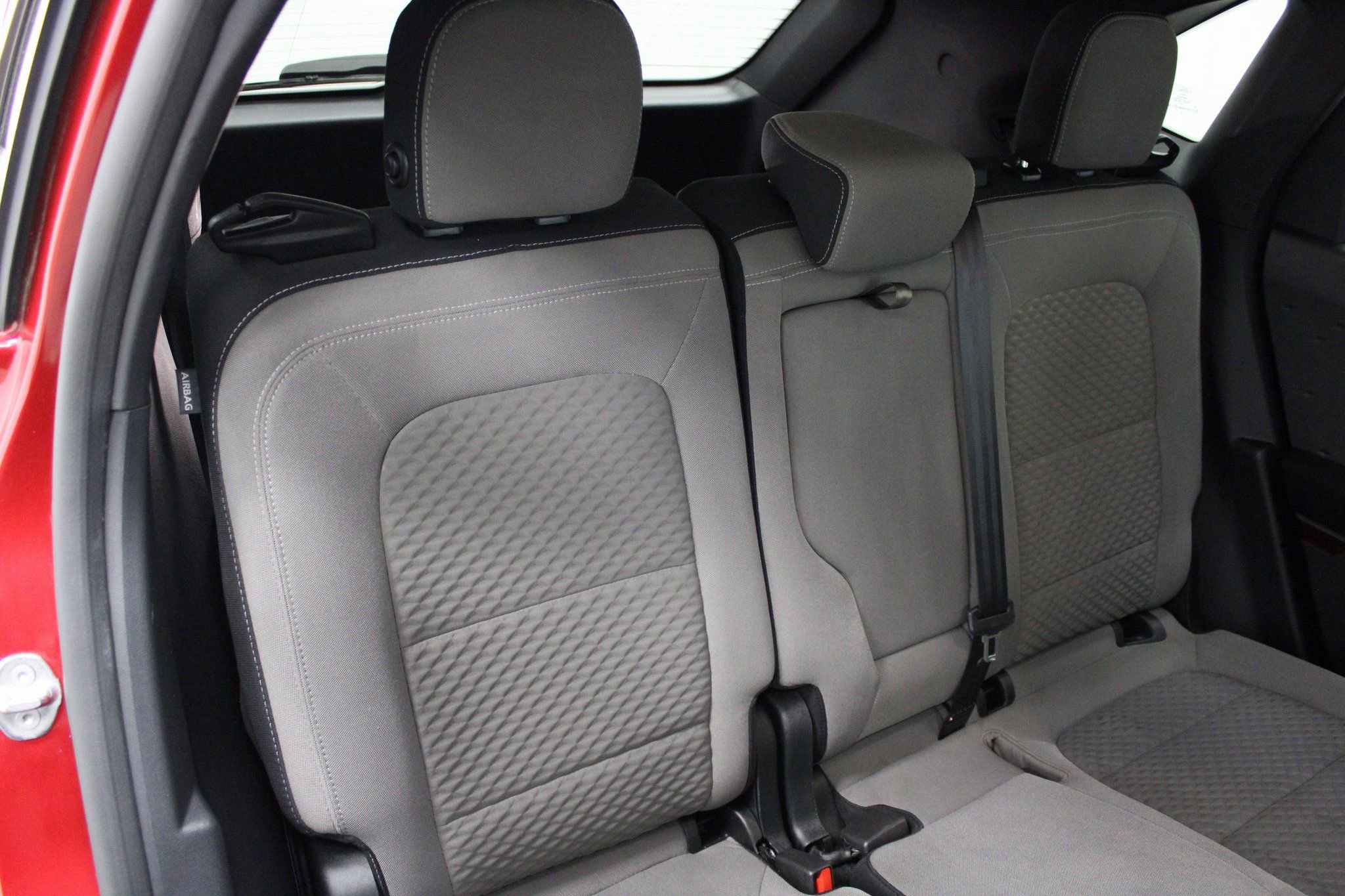 Used 2020 Ford Escape SE image 28