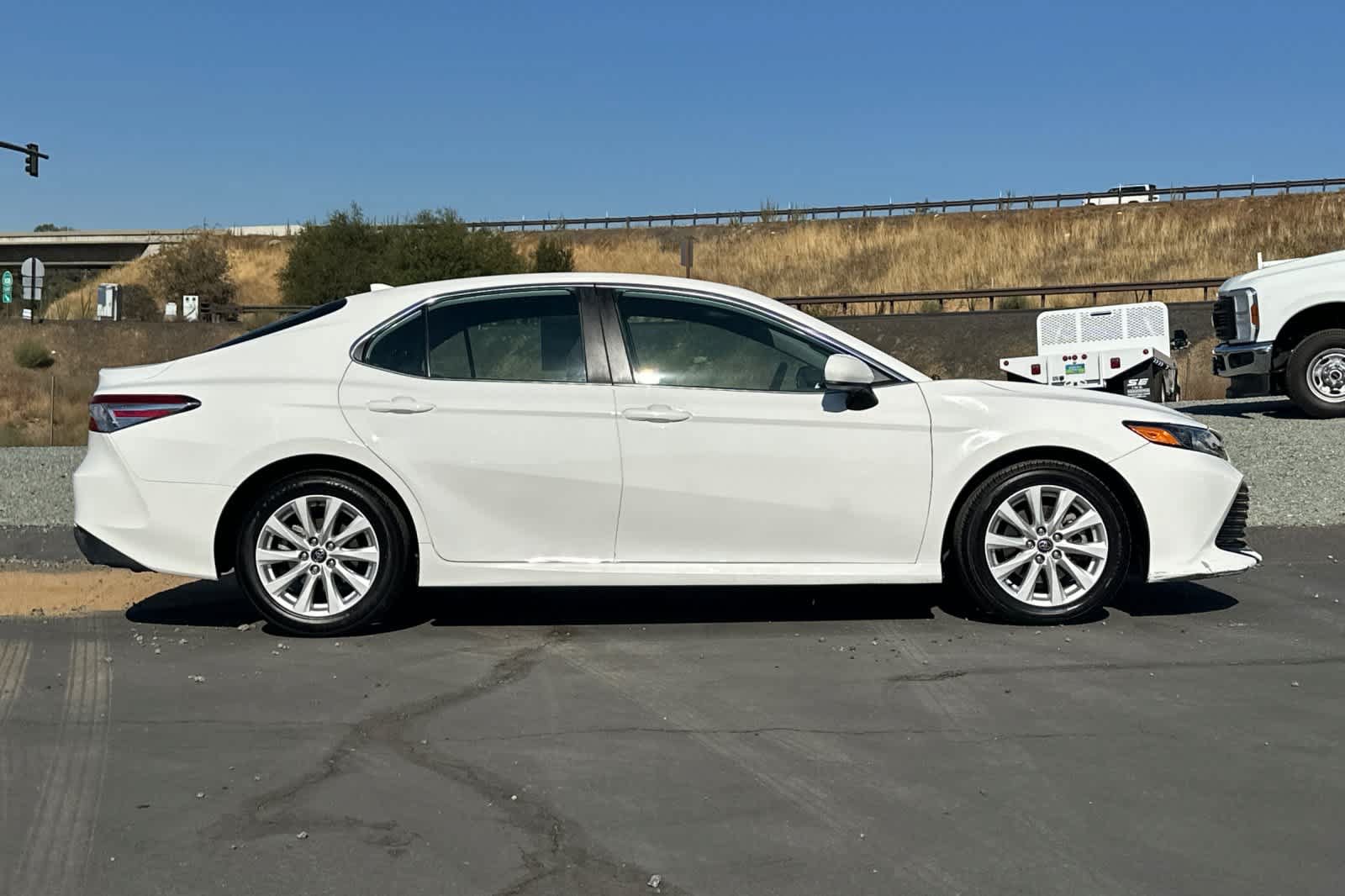 Used 2020 Toyota Camry LE FWD image 3