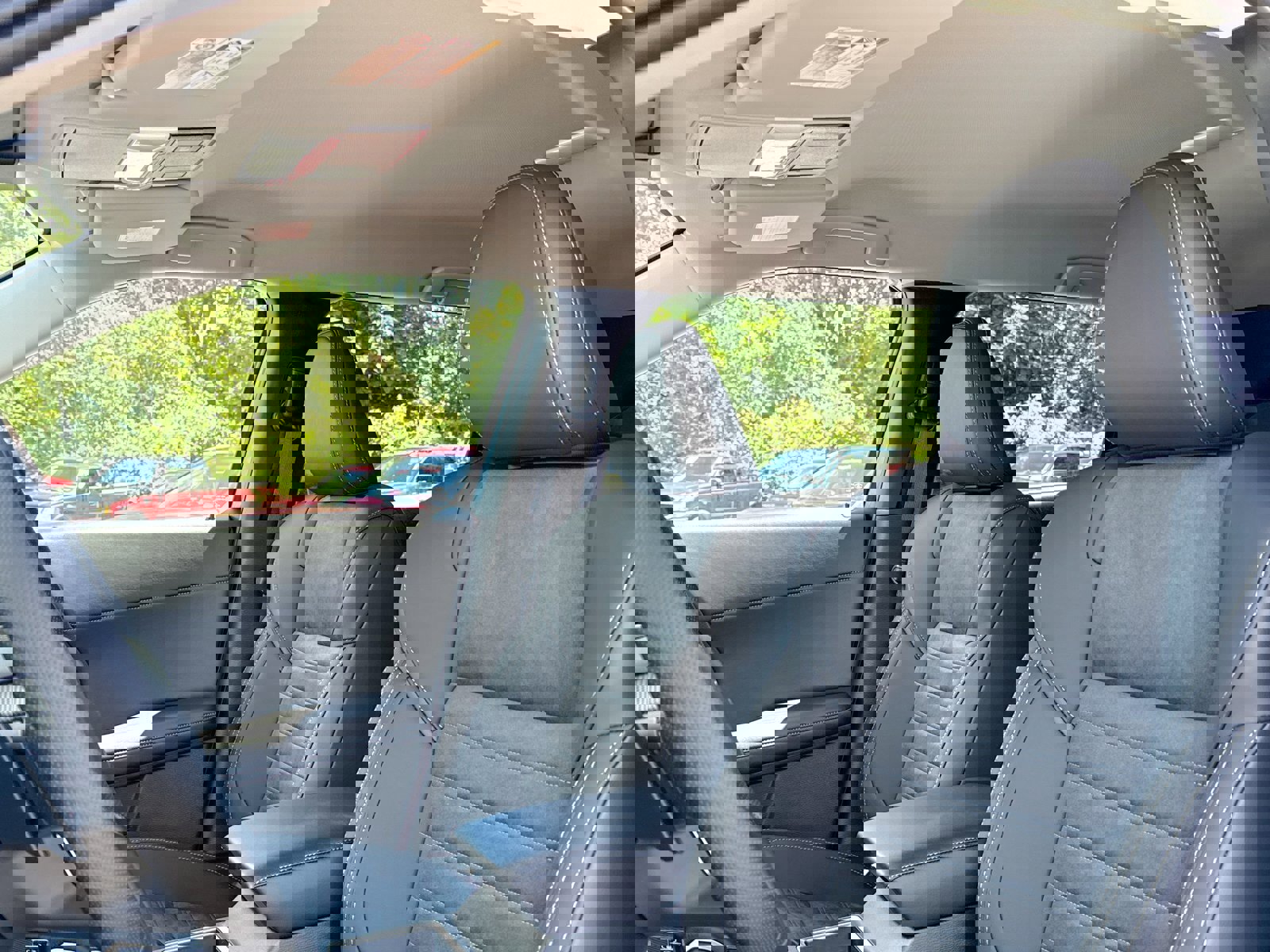 New 2025 Mitsubishi Outlander 4WD Plug-In Hybrid image 6
