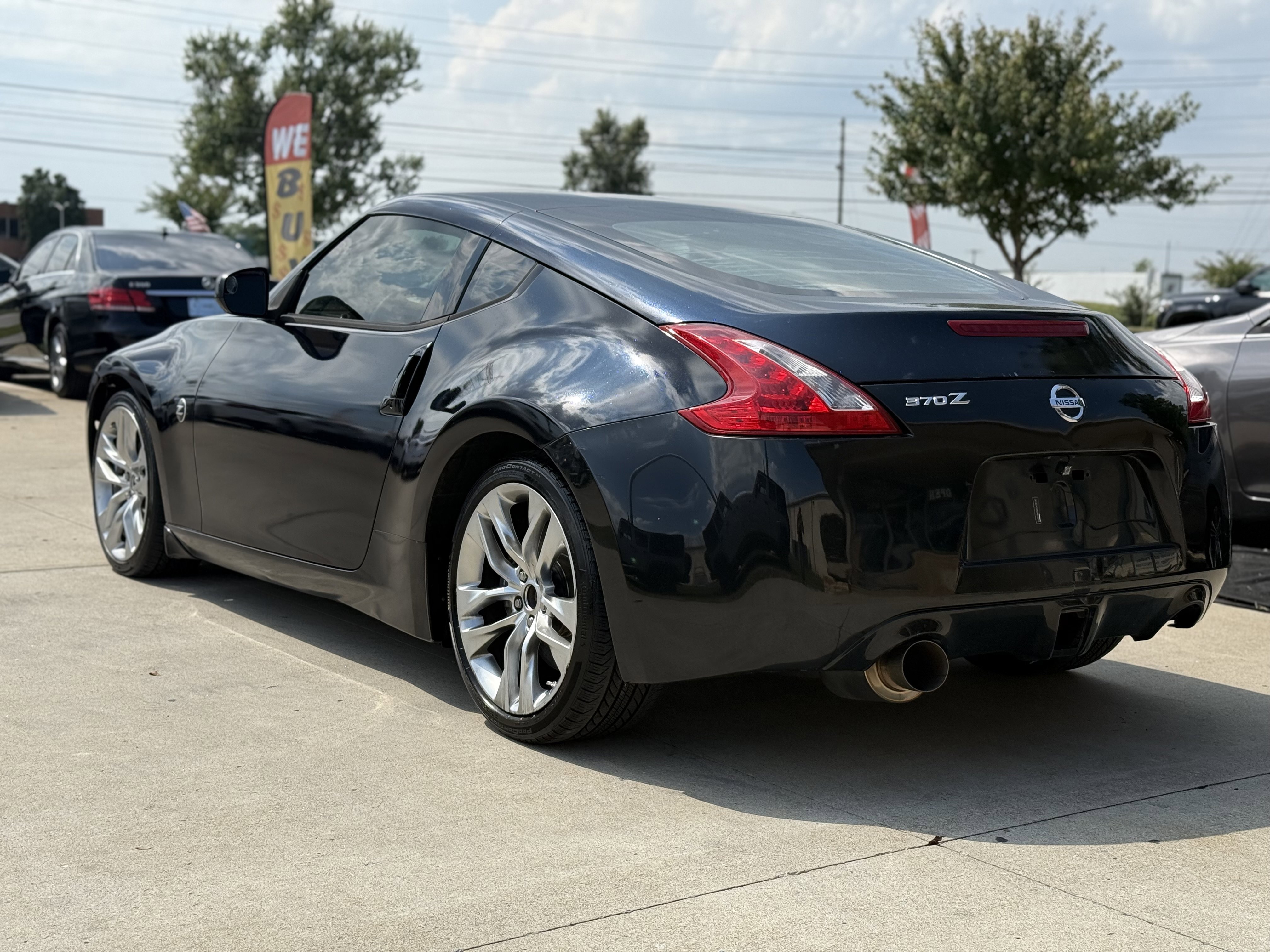 Used 2011 Nissan 370Z Touring w/ Sport Pkg image 5