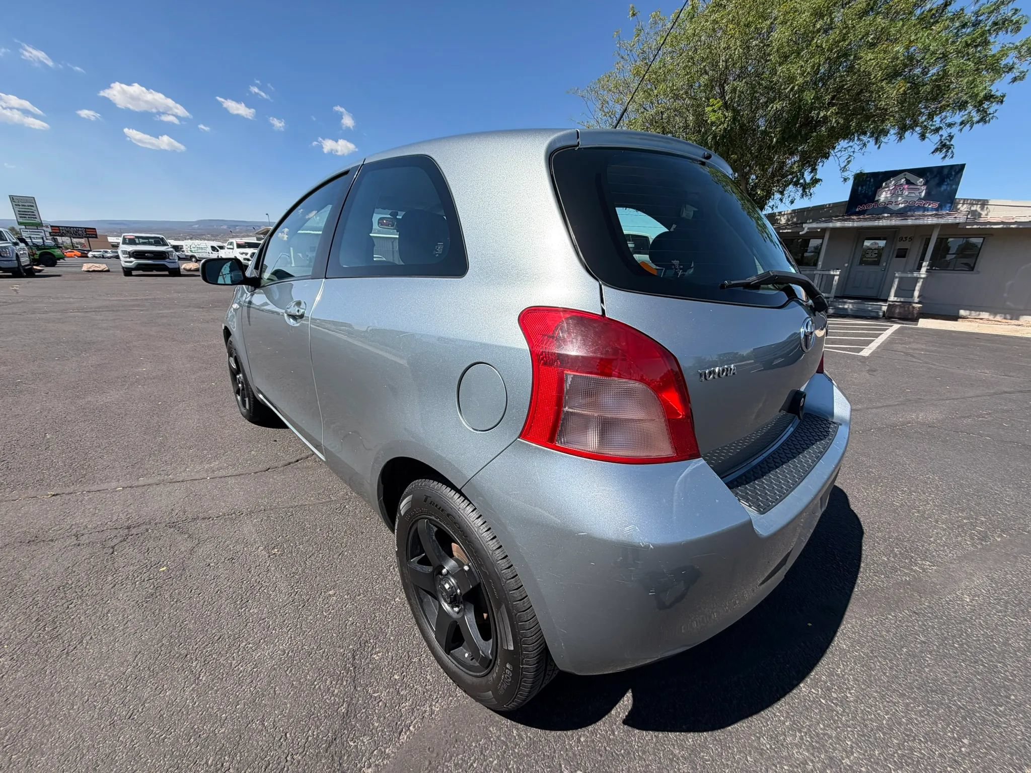 Used 2007 Toyota Yaris 2-Door Hatchback FWD image 8